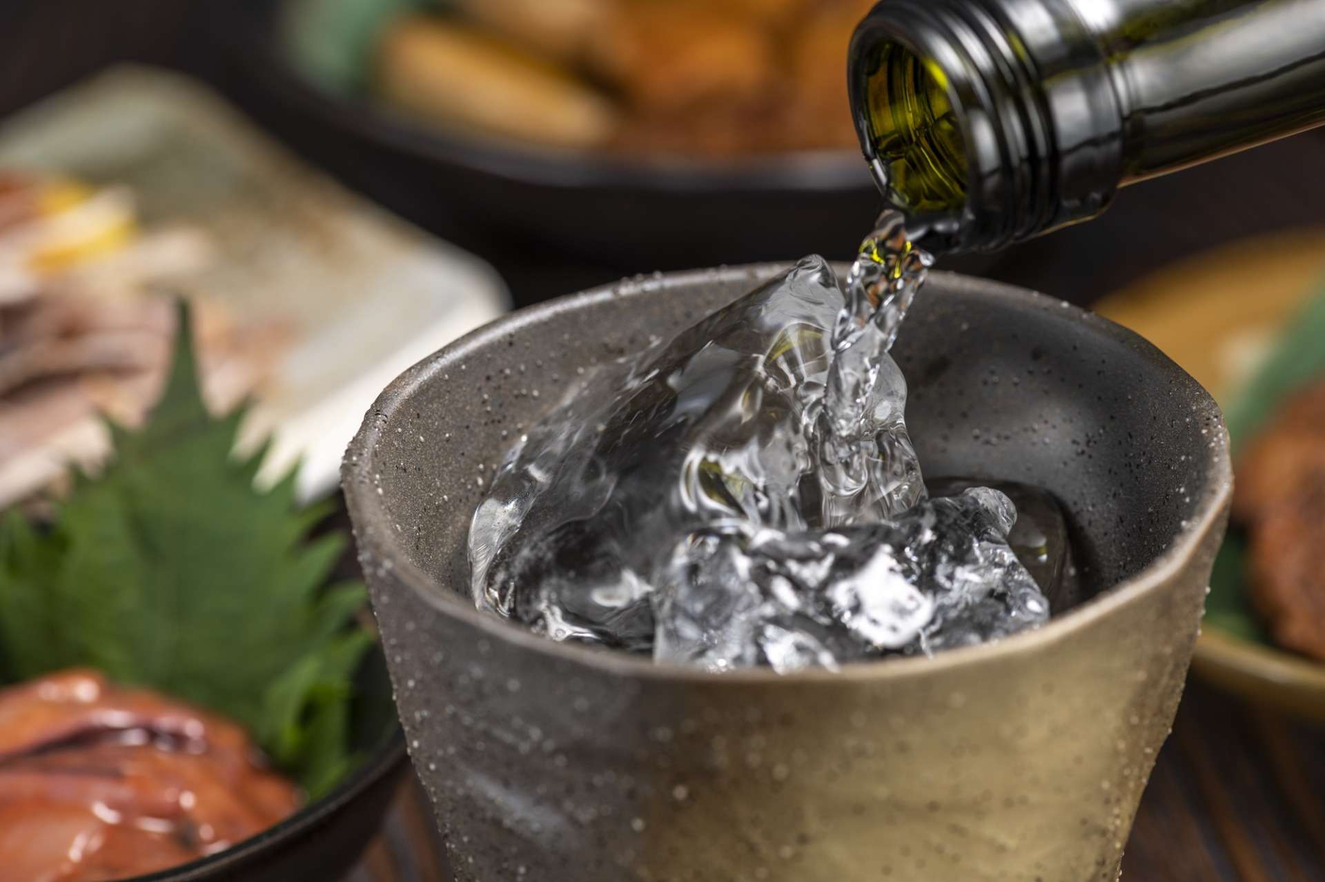 昆布のだし汁を毎日仕込んでいます